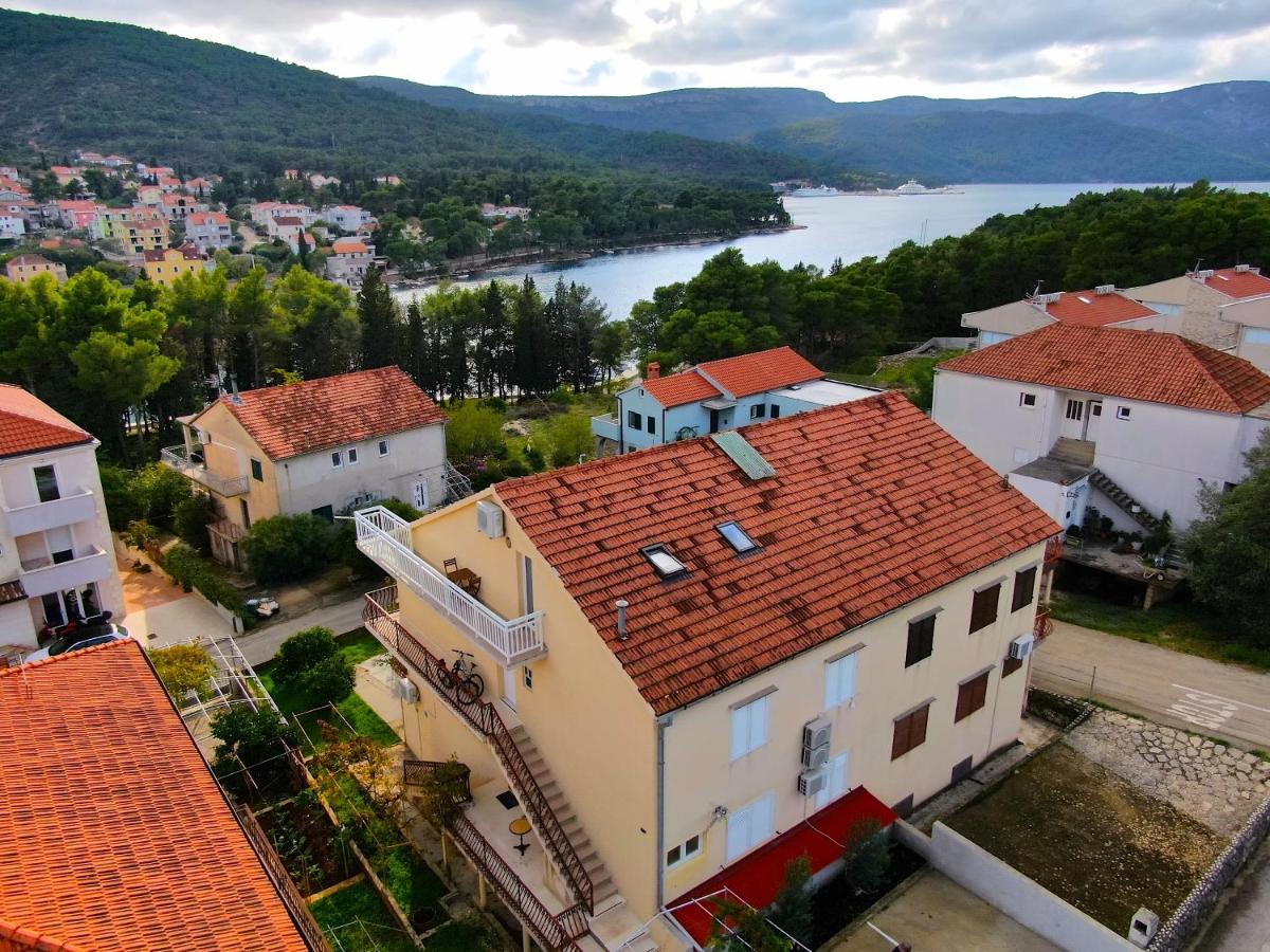 Apartments Sea & Sky Stari Grad  Exteriör bild