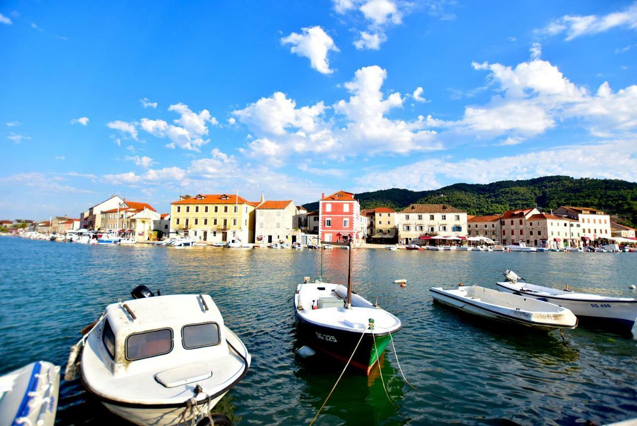 Apartments Sea & Sky Stari Grad  Exteriör bild